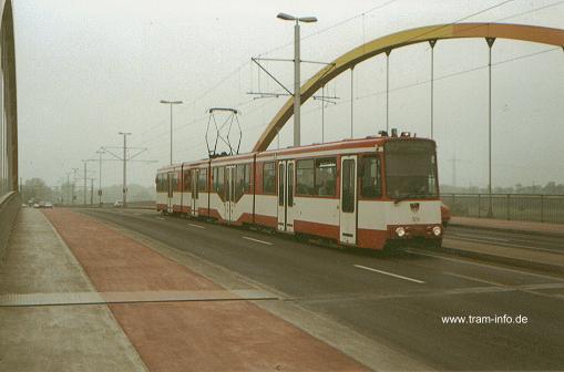 Duisburg Tw 1014 / Aakerfährbrücke / 3.5.00 / 09-1014-03 / B.Esser,HA