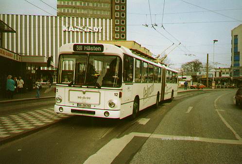 Solingen Obus 12 / Graf-Wilhelm-Platz / 4.4.96 / 25-12-01 / B.Esser 